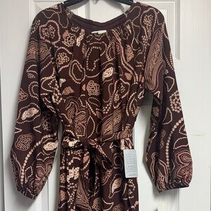 Chic Long Sleeve Paisley Dress in Brown